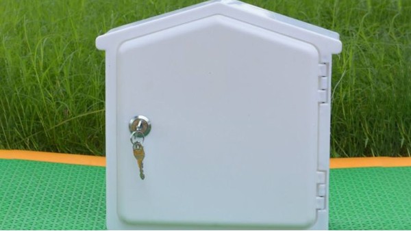 订奶箱用ABS材料多少钱一吨？中新华美染色塑料小编为您报价！